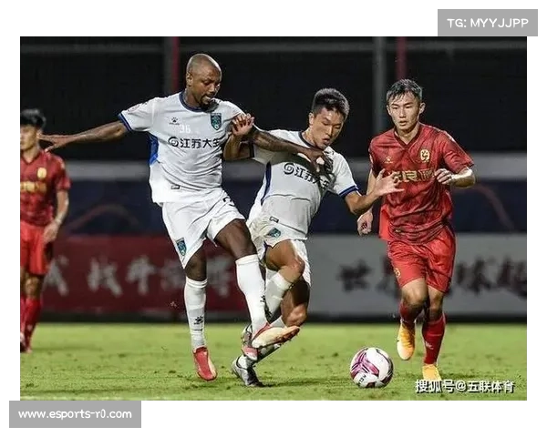 萨索洛女足状态火热勇夺榜首展现强劲冠军气势